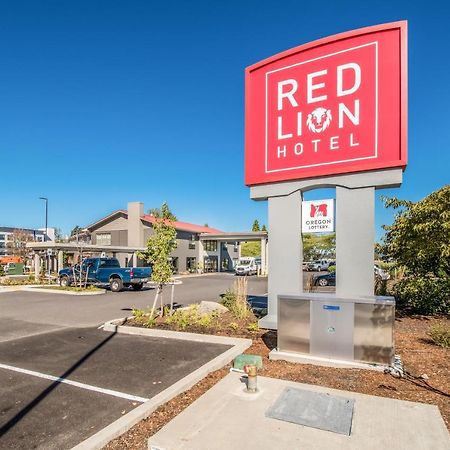 Red Lion Hotel Portland Airport Exterior photo