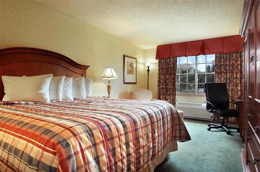 Red Lion Hotel Portland Airport Room photo